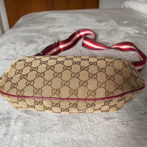 Gucci Half Moon Swing Bag - Picture 6 of 12